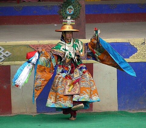 Monk_Dancing_at_the_Tibetan_Losar_(New_Year)-1740712031.jpg